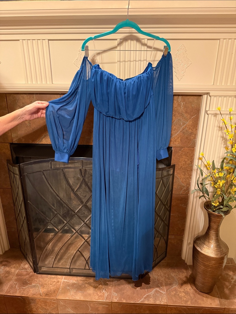 VENUS Royal Blue Off-Shoulder Long Sleeve Maxi Dress